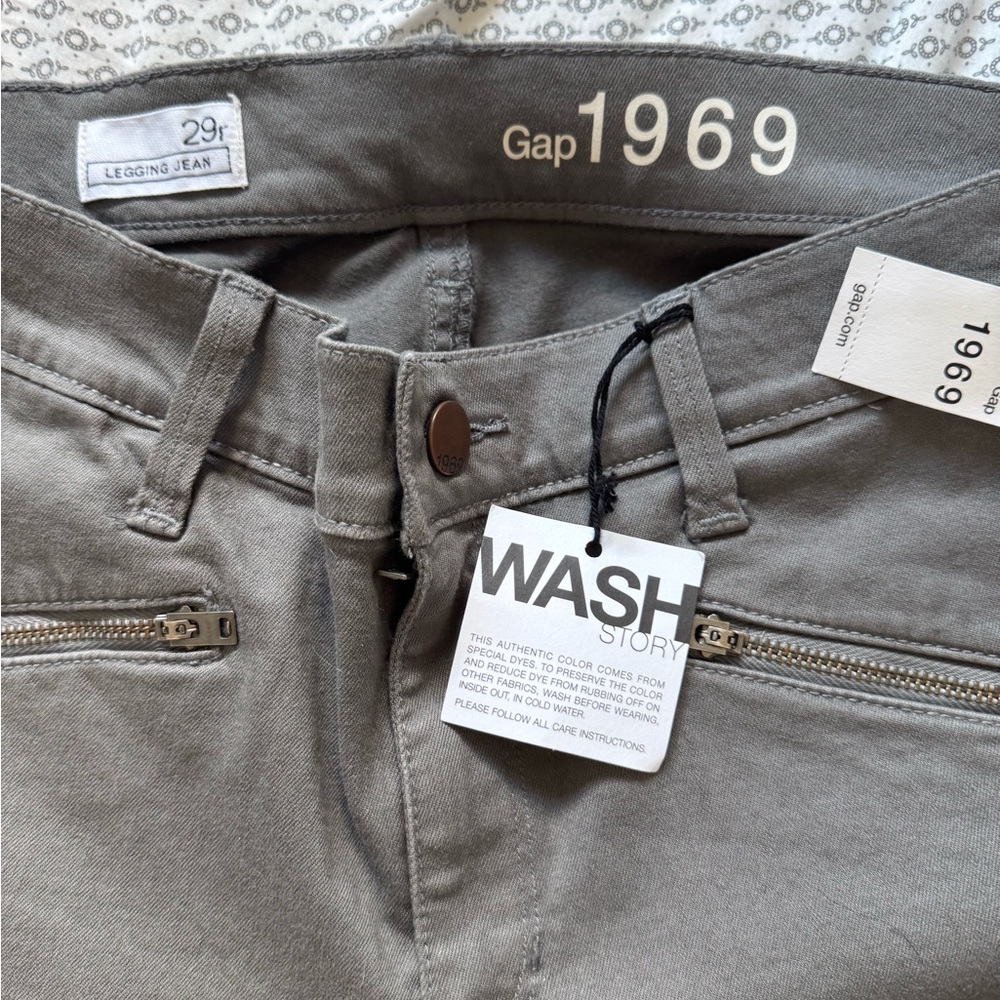 GAP 1969 Gray Zippered Legging Jeans